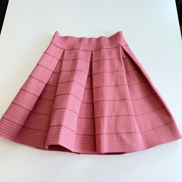 devlin Dresses & Skirts - Devlin Dusty Rose Pink Textured Scalloped Pleated Skater Mini Skirt Womens Small